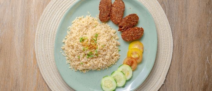 چجوری بدون گرسنگی کشیدن وزن کم کنیم و عضله بسازیم؟